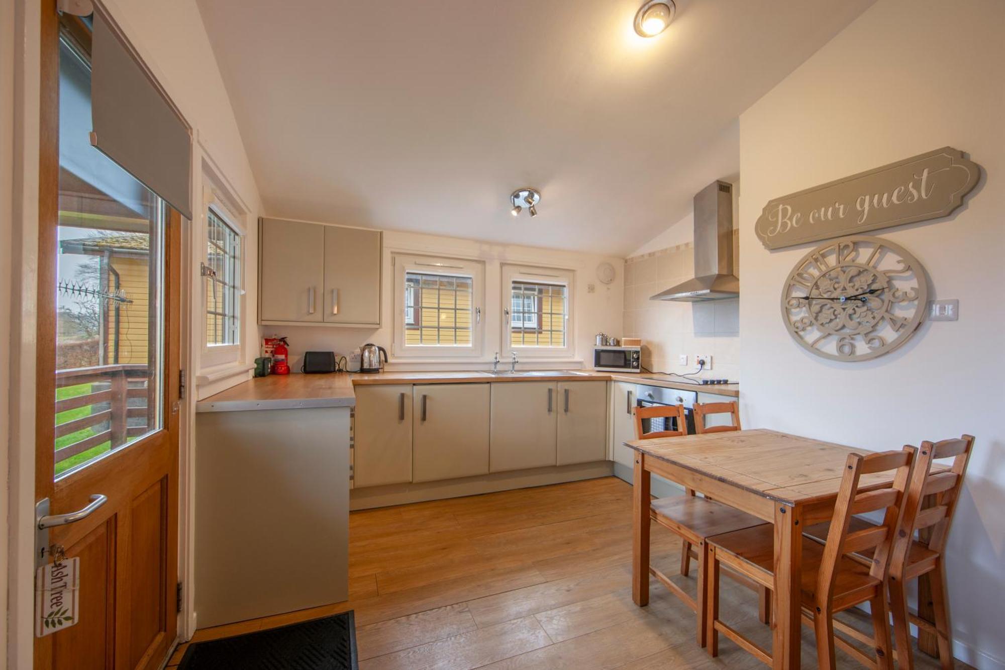 Appin Holiday Homes -Caravans, Lodges, Shepherds Hut And Train Carriage Stays Екстериор снимка