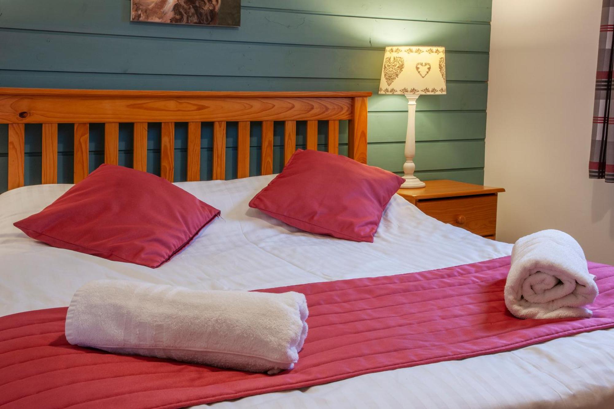 Appin Holiday Homes -Caravans, Lodges, Shepherds Hut And Train Carriage Stays Екстериор снимка