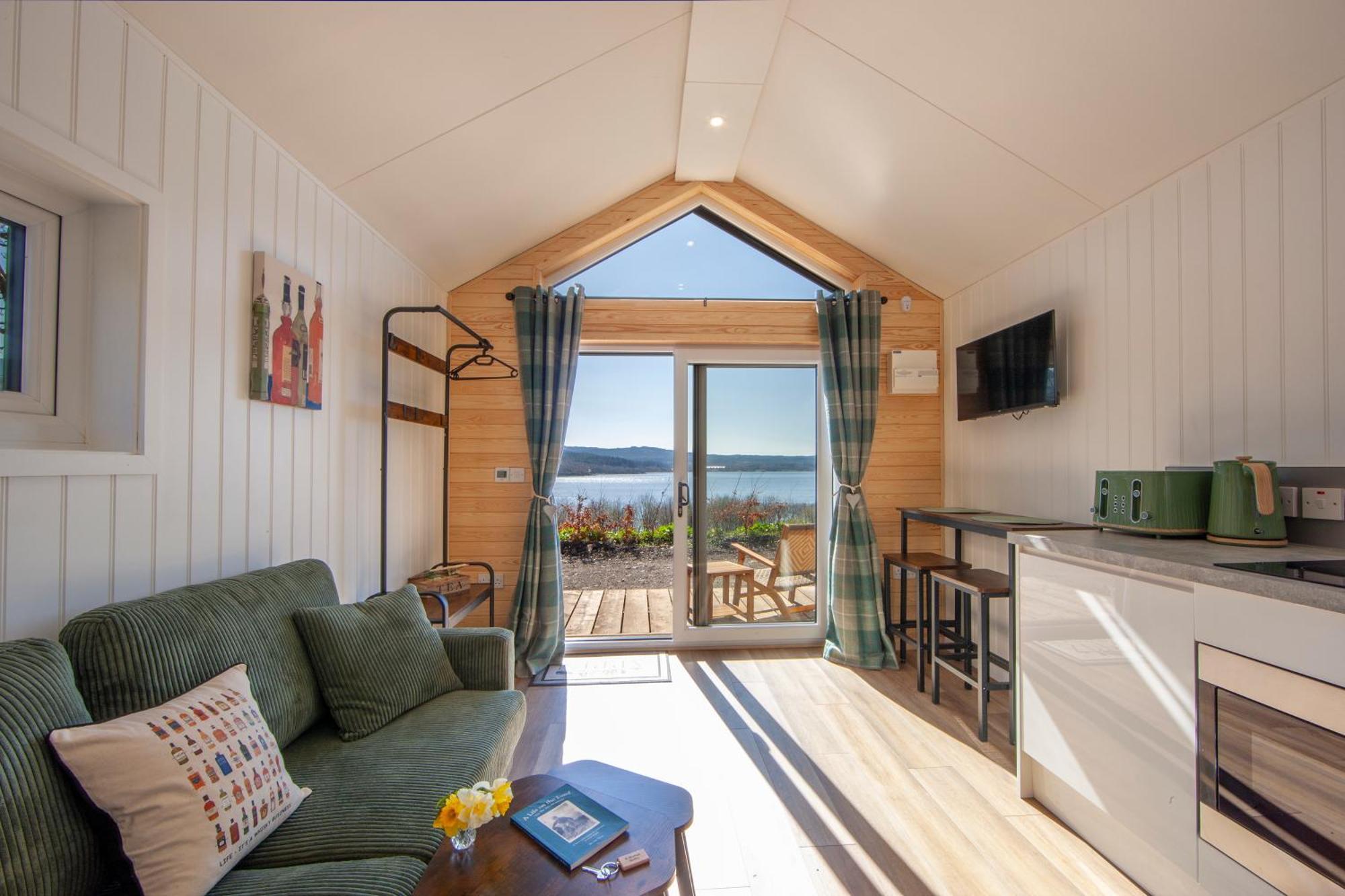 Appin Holiday Homes -Caravans, Lodges, Shepherds Hut And Train Carriage Stays Екстериор снимка