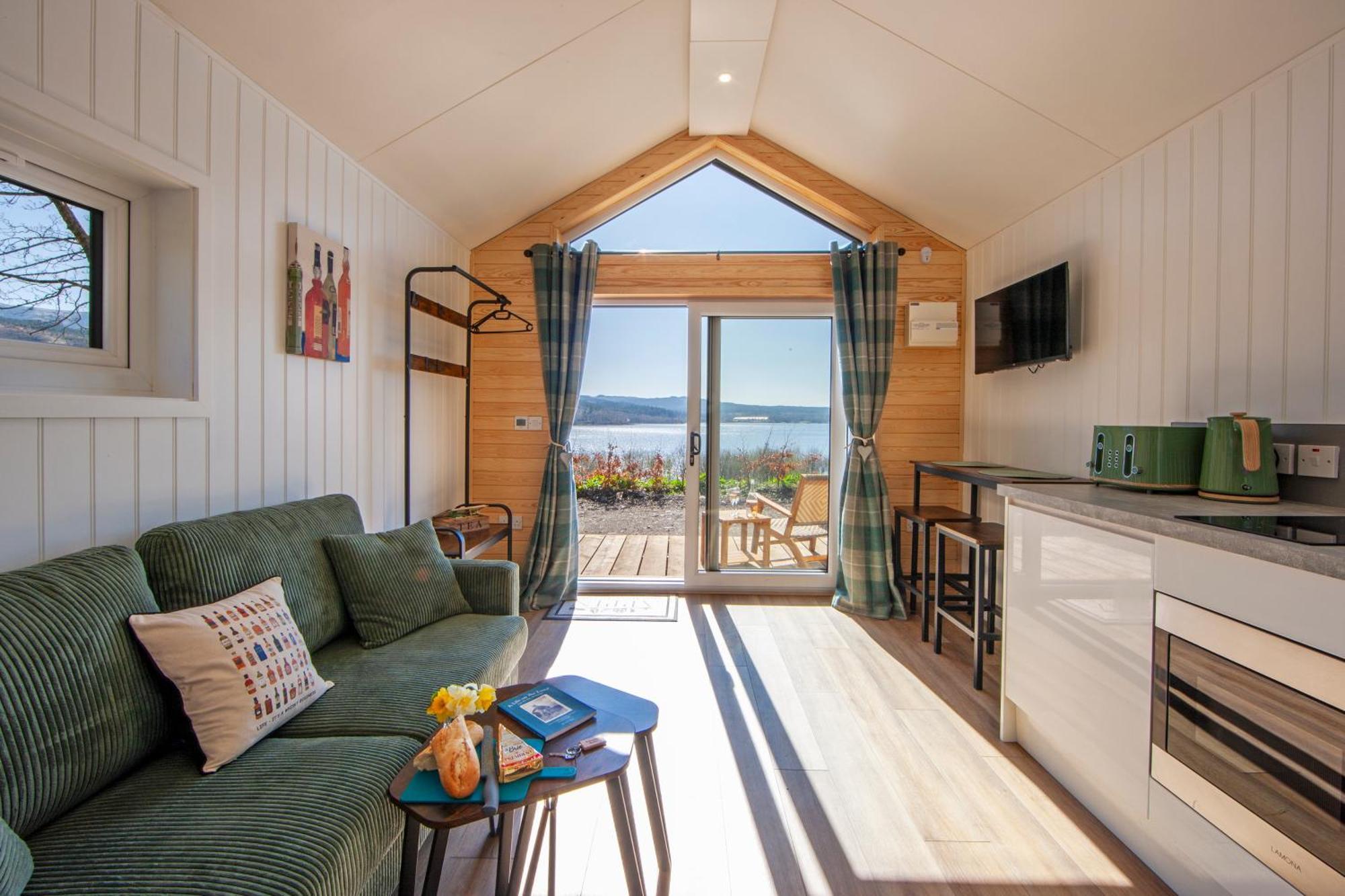 Appin Holiday Homes -Caravans, Lodges, Shepherds Hut And Train Carriage Stays Екстериор снимка