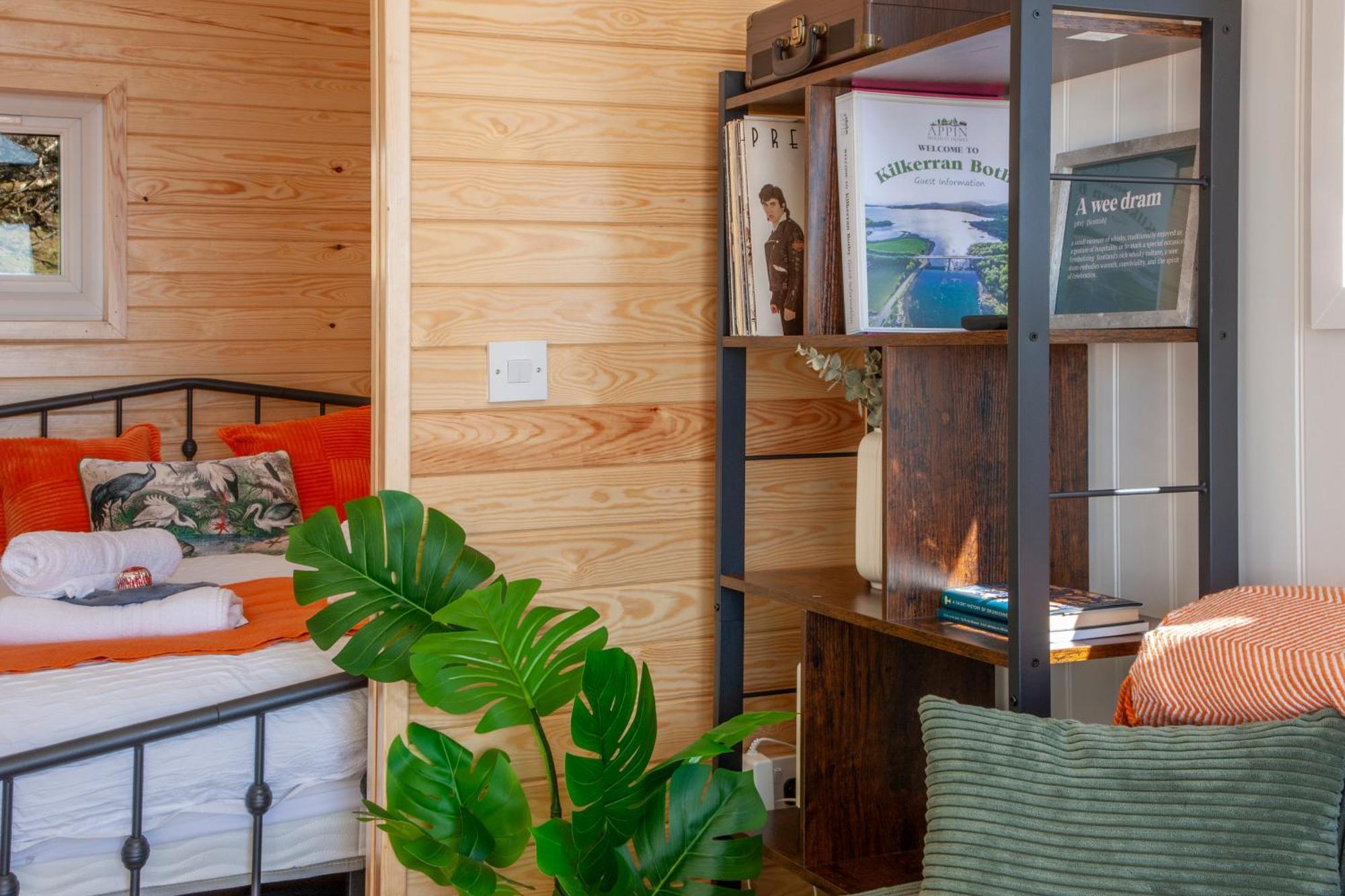Appin Holiday Homes -Caravans, Lodges, Shepherds Hut And Train Carriage Stays Екстериор снимка