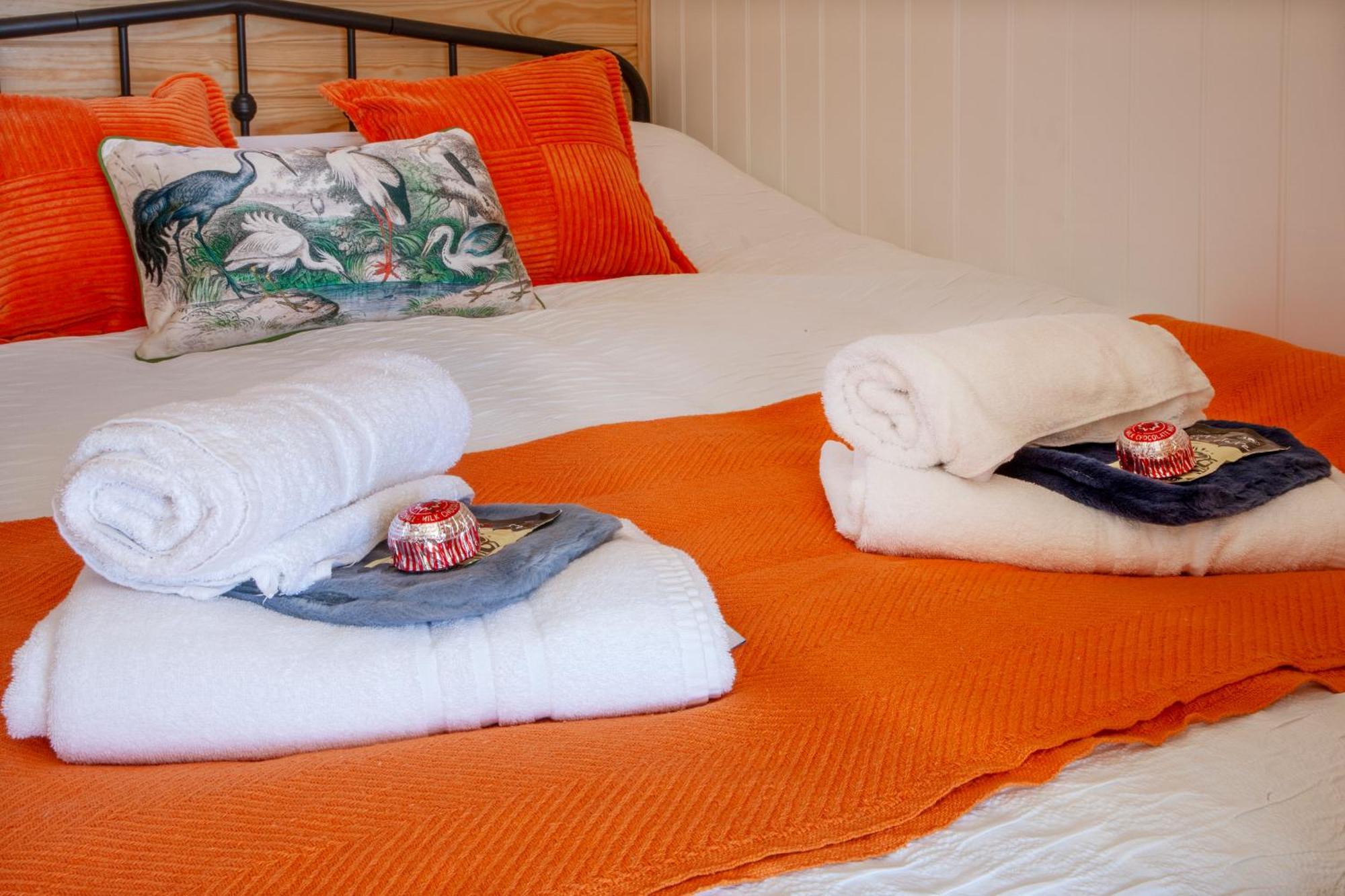 Appin Holiday Homes -Caravans, Lodges, Shepherds Hut And Train Carriage Stays Екстериор снимка
