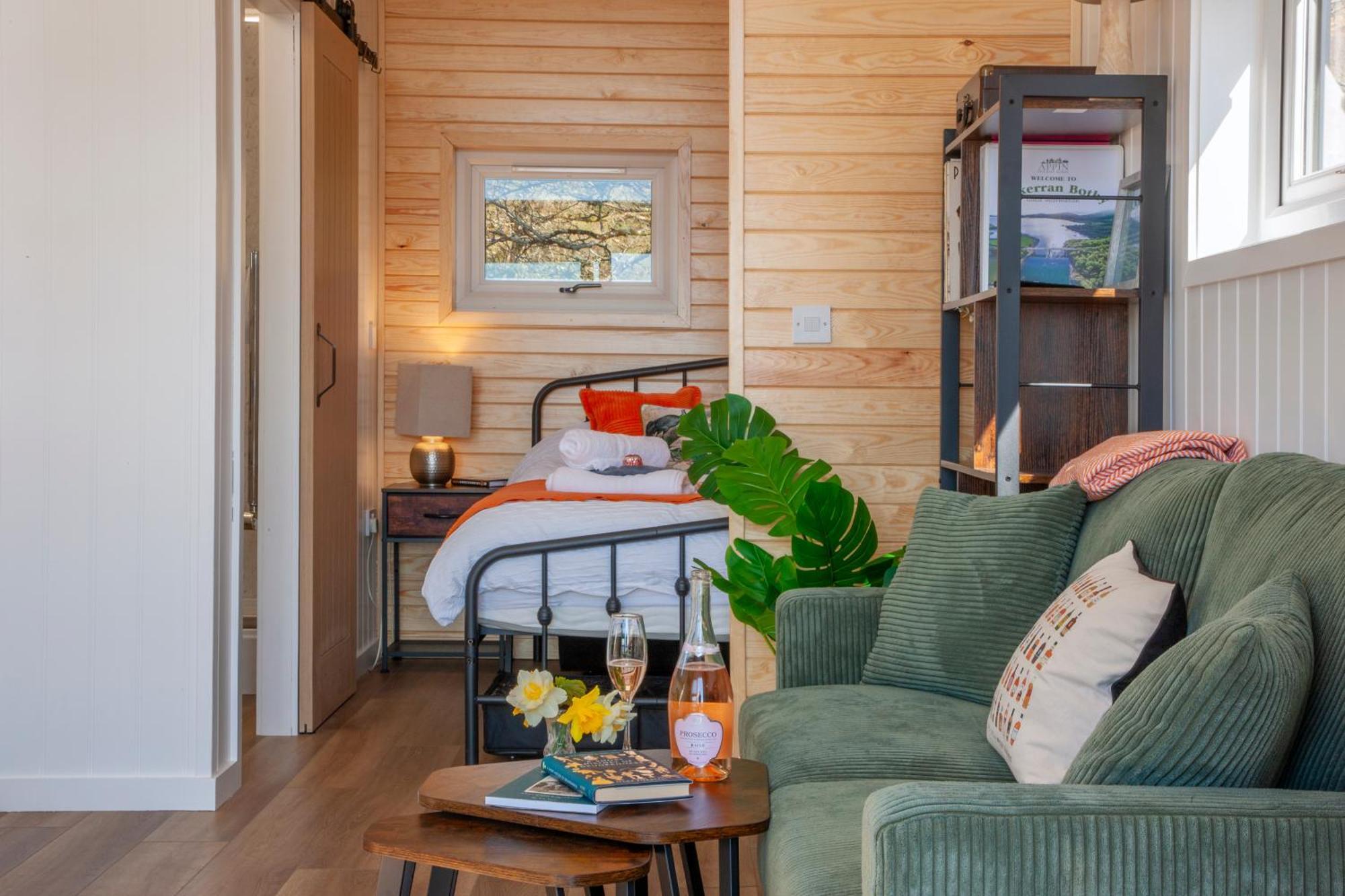 Appin Holiday Homes -Caravans, Lodges, Shepherds Hut And Train Carriage Stays Екстериор снимка