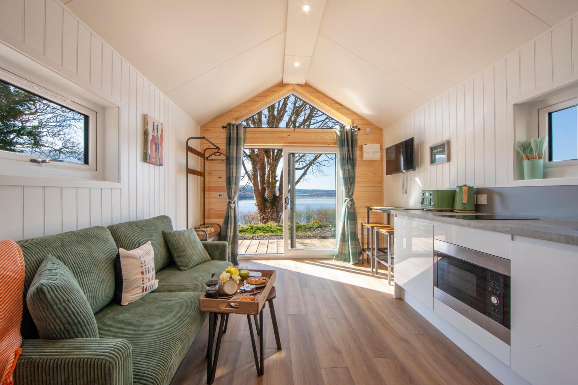 Appin Holiday Homes -Caravans, Lodges, Shepherds Hut And Train Carriage Stays Екстериор снимка